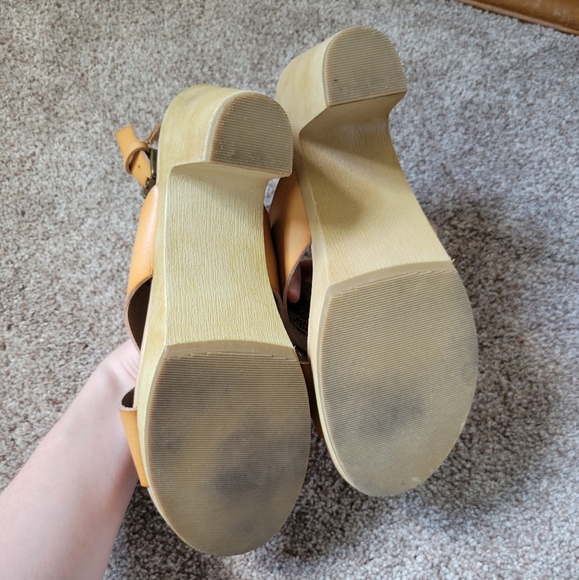 Old Navy Clog Sandles - Picture 5 of 5